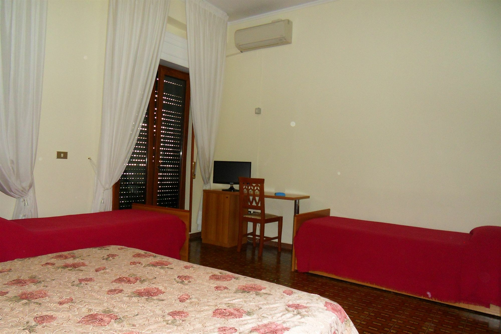 Hotel Astoria ปอมเปอี ภายนอก รูปภาพ